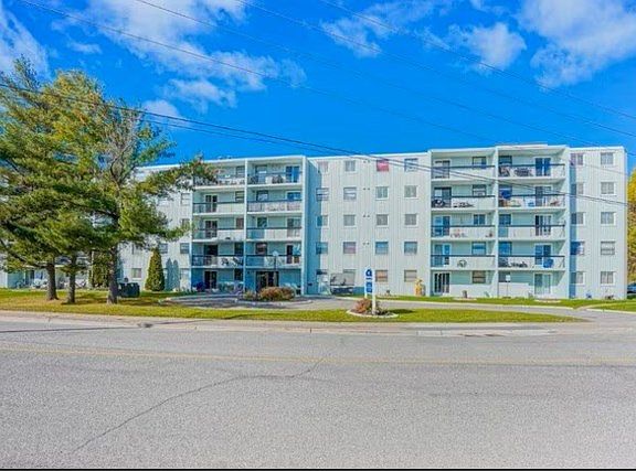 2nd image of 652 Macdonald Ave #209