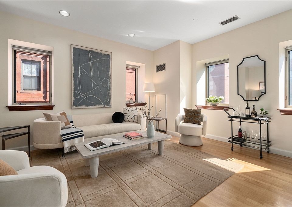 1st image of 2 Clarendon St APT 302