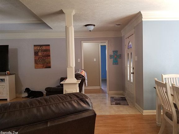 4th image of 1400 Sheridan Dr