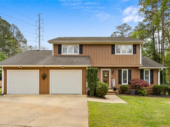 100 Charissa Dr, Clemson, SC 29631