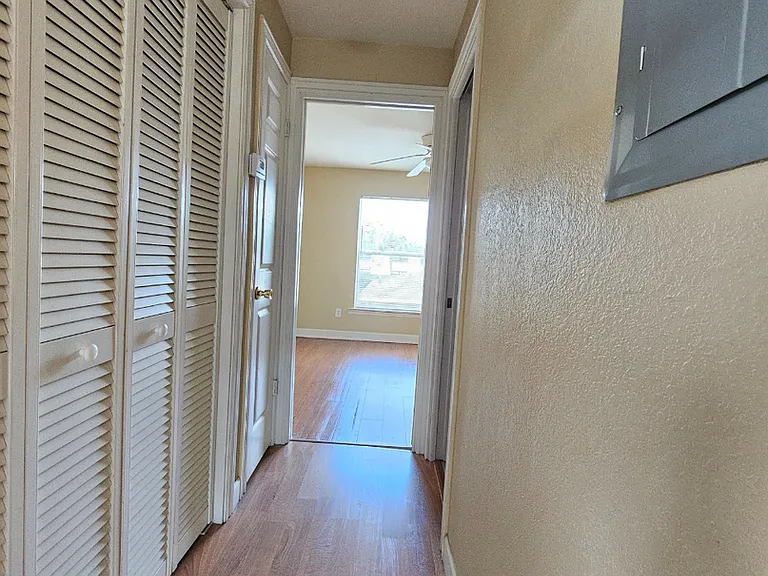 117 N Evergreen Ave #201 — Photo 1