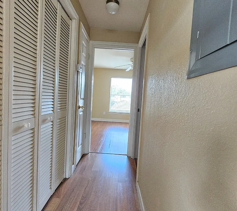 117 N Evergreen Ave #201