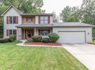 3955 Applegrove Ln, Lansing, MI 48911