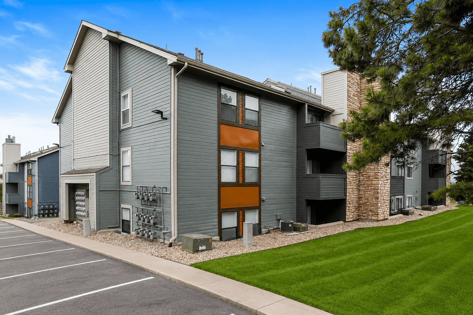 Hilltop View Apartments — Photo 3