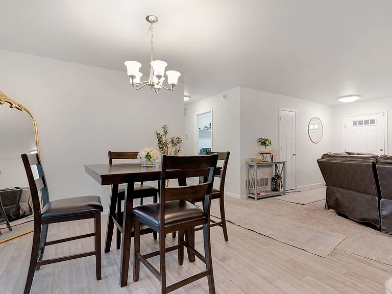 420 S Clarion Dr — Photo 5