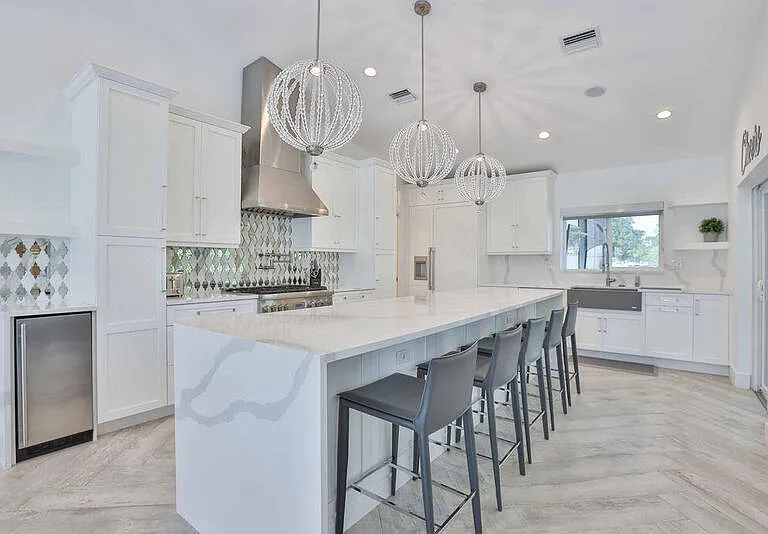 713 Forsyth St — Photo 12
