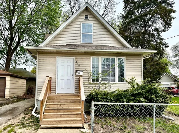 414 Dwight St, Elgin, IL 60120