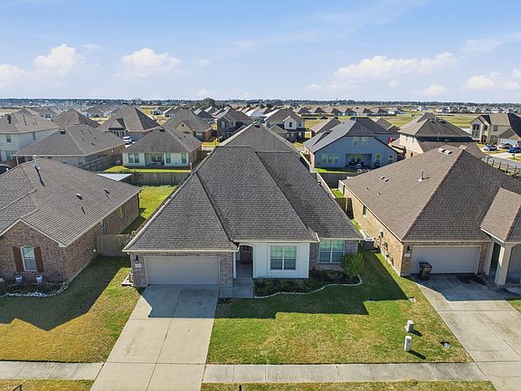 2nd image of 3136 Crest Ln