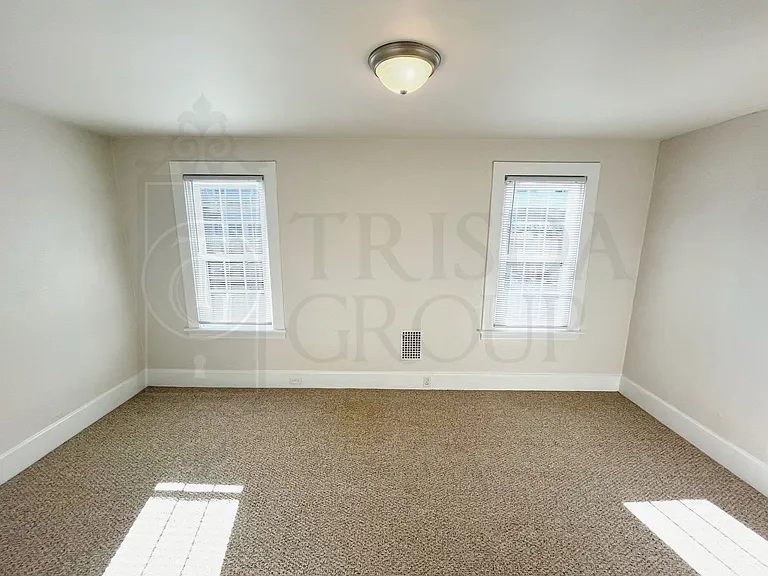 468 Belonda St — Photo 25