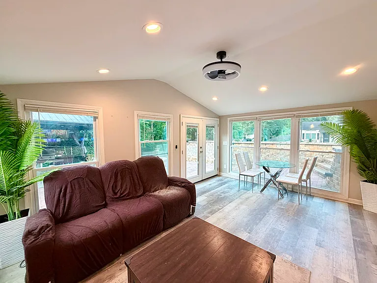 2836 E Mount Tabor Cir — Photo 11