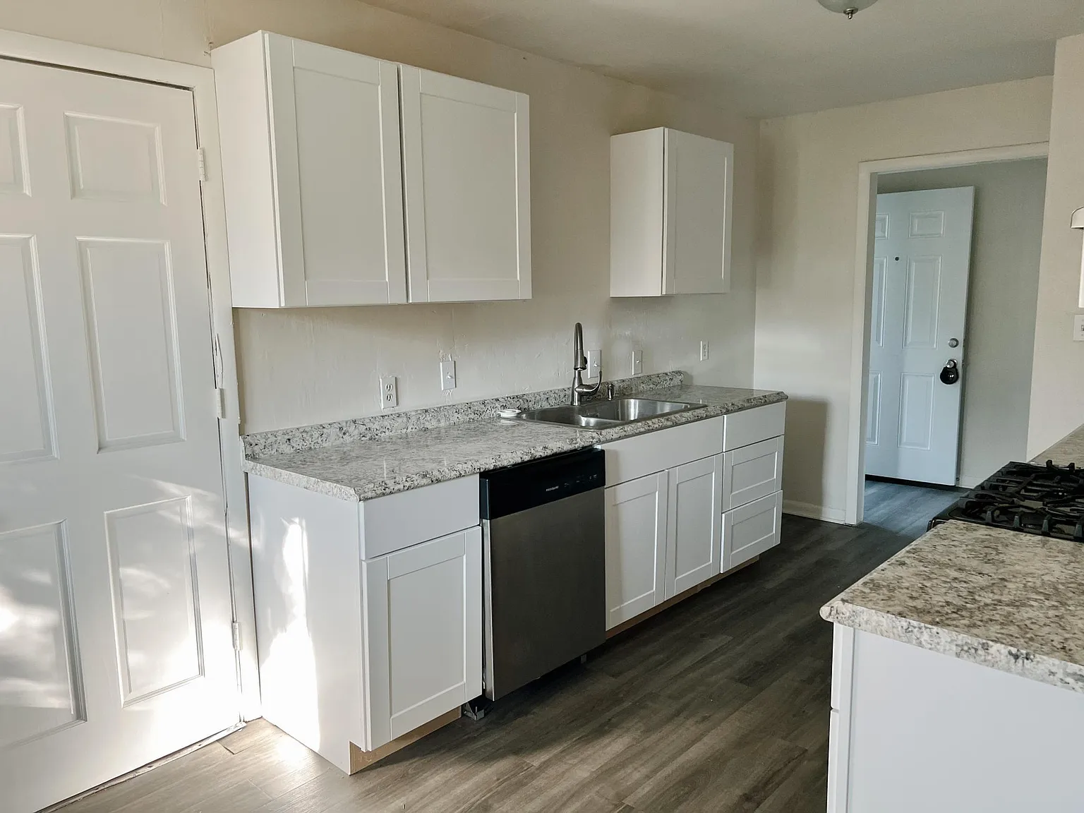503 W Vandalia St S — Photo 3
