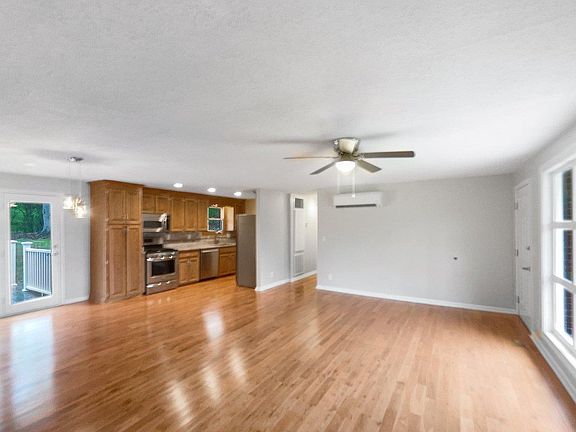 3rd image of 510 Brandon St