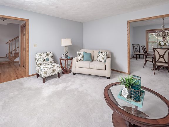 5th image of 36 Blackhawk Hills Dr