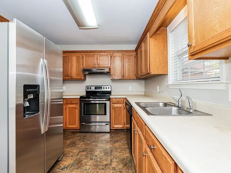 2306 Amber Glen Dr — Photo 8