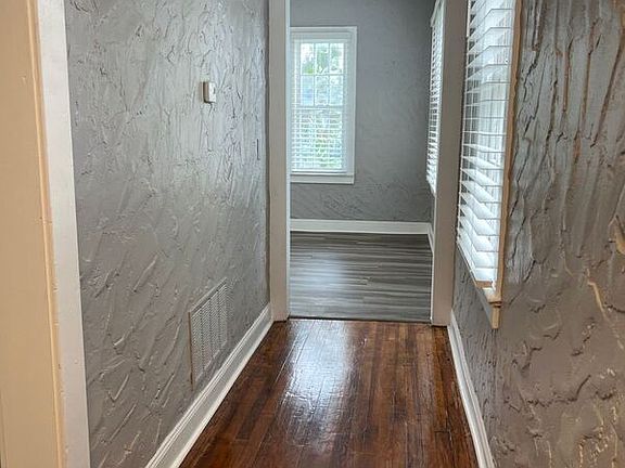 3rd image of 410 E 14th St APT 104