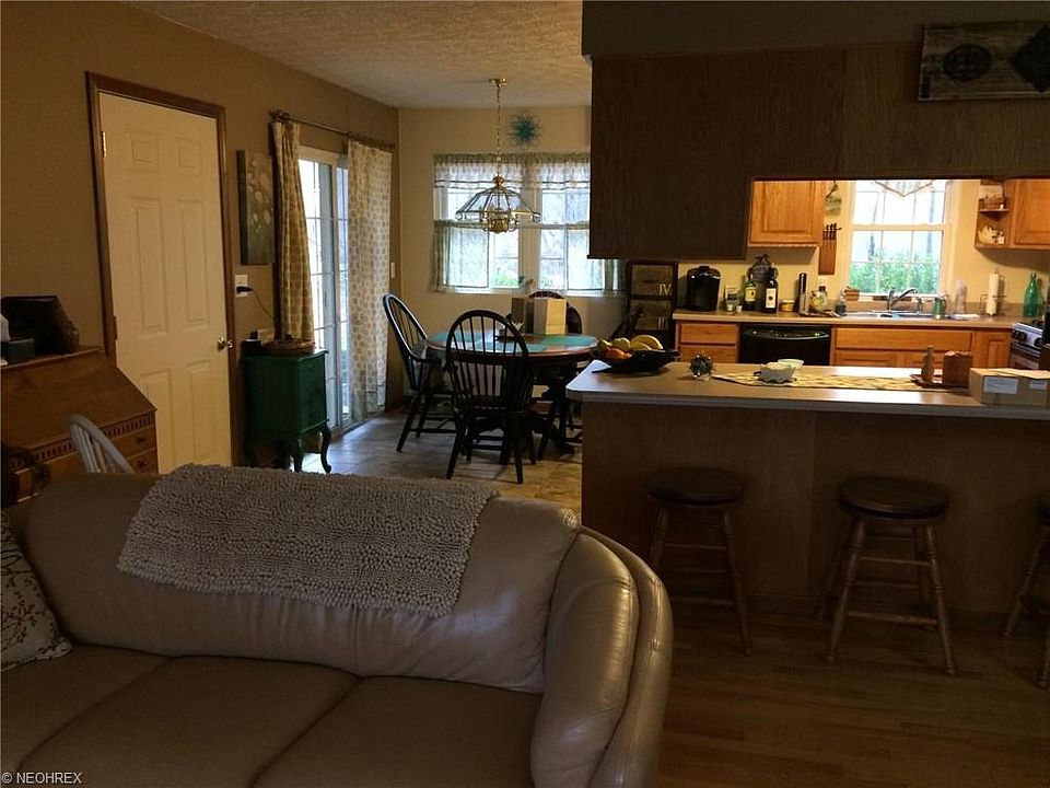 2nd image of 255 Eastlawn Cir
