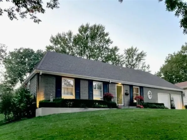 8702 Belleview Ave, Kansas City, MO 64114