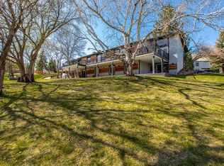 2472 Gates Dr SW, Rochester, MN 55902