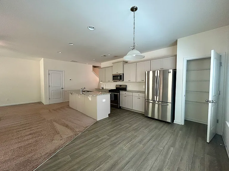 194 Bryon Ln — Photo 17