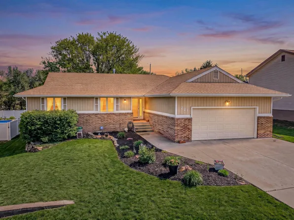 721 Skyline Dr, Junction City, KS 66441