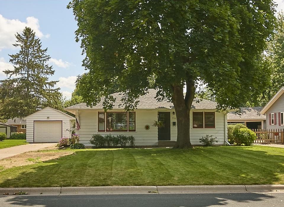 1st image of 414 17th St E