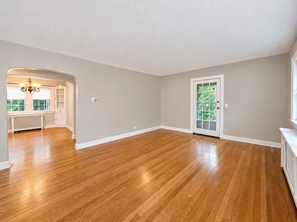 98 N Farview Ave #1, Paramus, NJ 07652