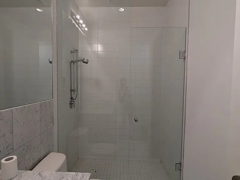 380 Macpherson Ave #215 — Photo 7