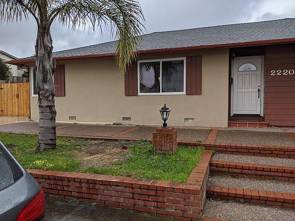 Lovely front entrance to lovely single family home.