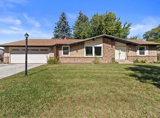 2826 West Green Tree ROAD, Glendale, WI 53209