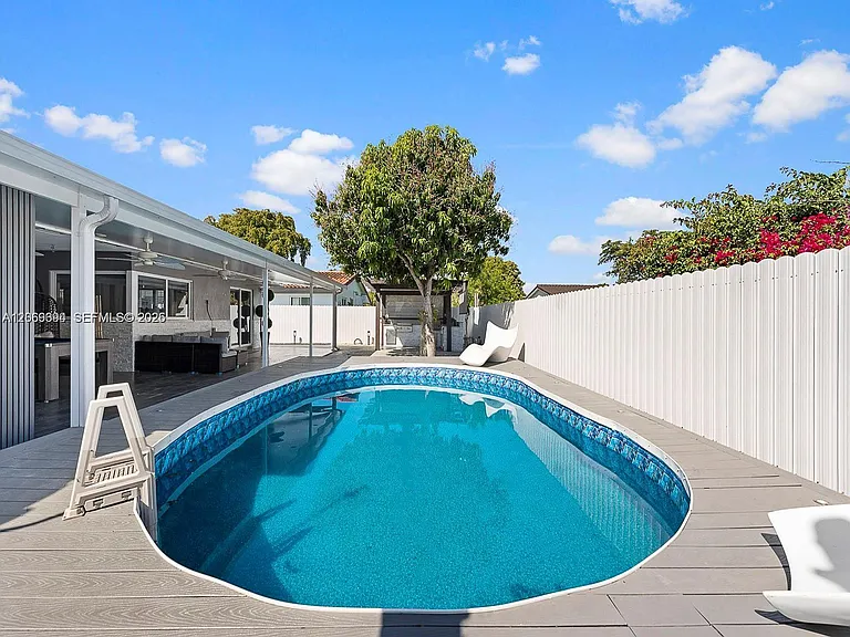 6951 Miami Lakeway S — Photo 42