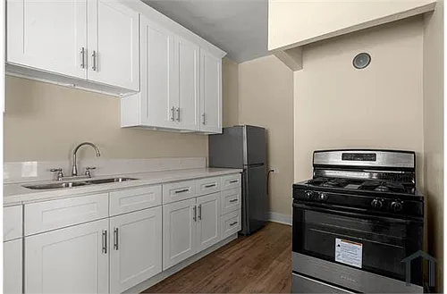 221 Columbia Ave #1 Photo 1