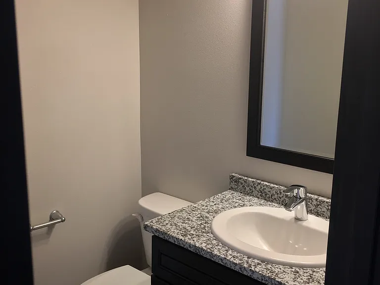 2300 N Landon Ln — Photo 12