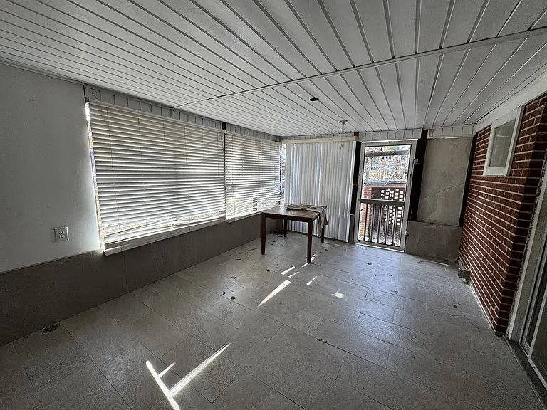 408 E Simmons Ave — Photo 18
