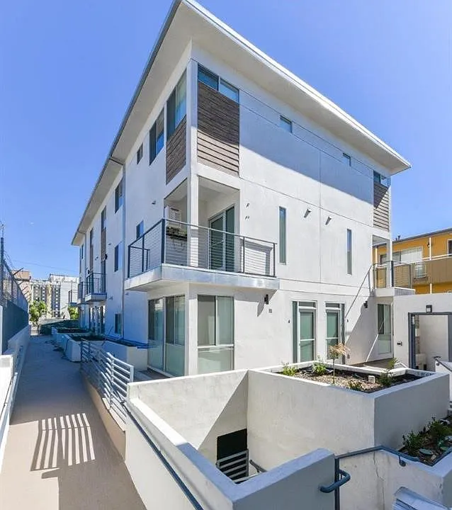 1245 N New Hampshire Ave #7