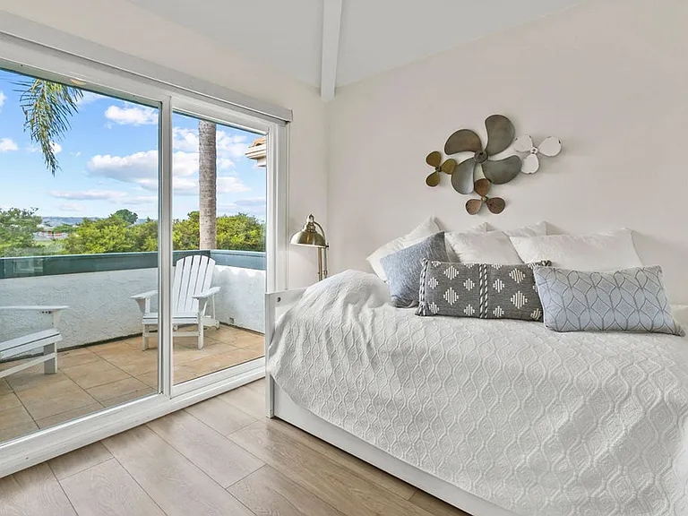 105 Palm Beach Ct — Photo 15