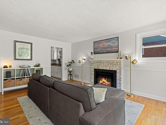 5th image of 3117 King St