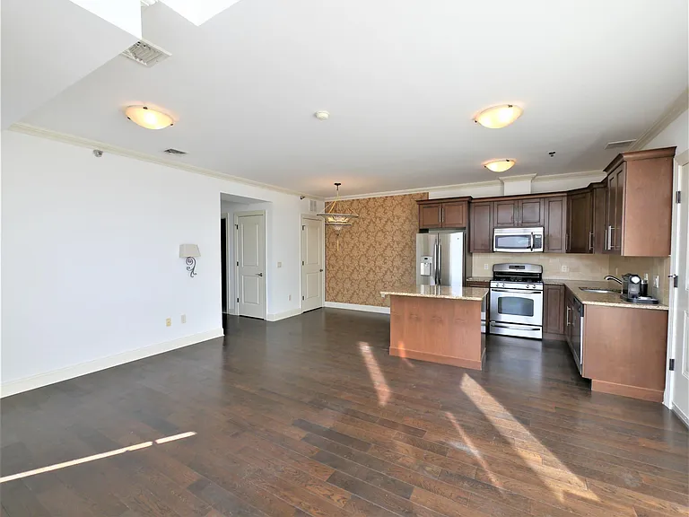 255 Laird Ave #15 — Photo 20