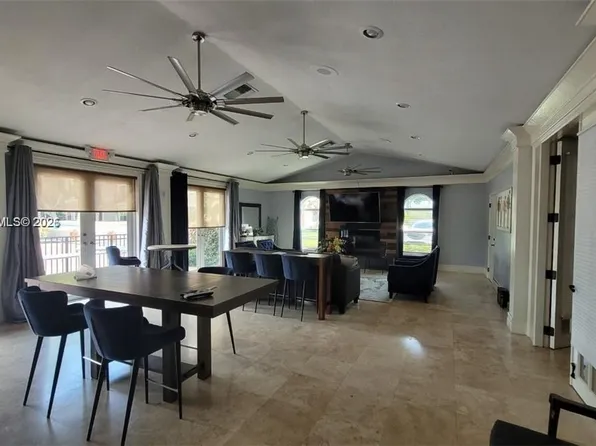 8871 Wiles Rd APT 301, Pompano Beach, FL 33067