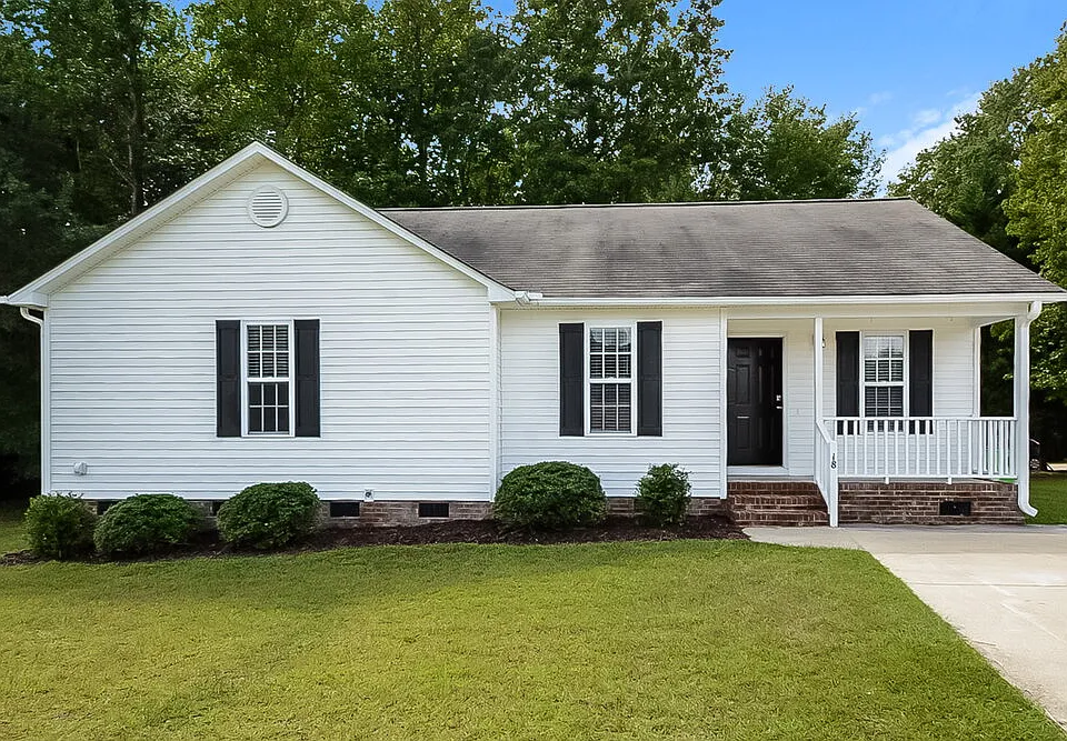 18 Gray Ghost St