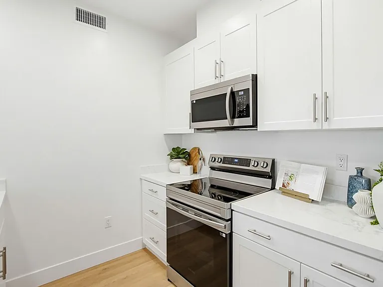 BRAND-NEW Euclid Apartments | National City — Photo 63