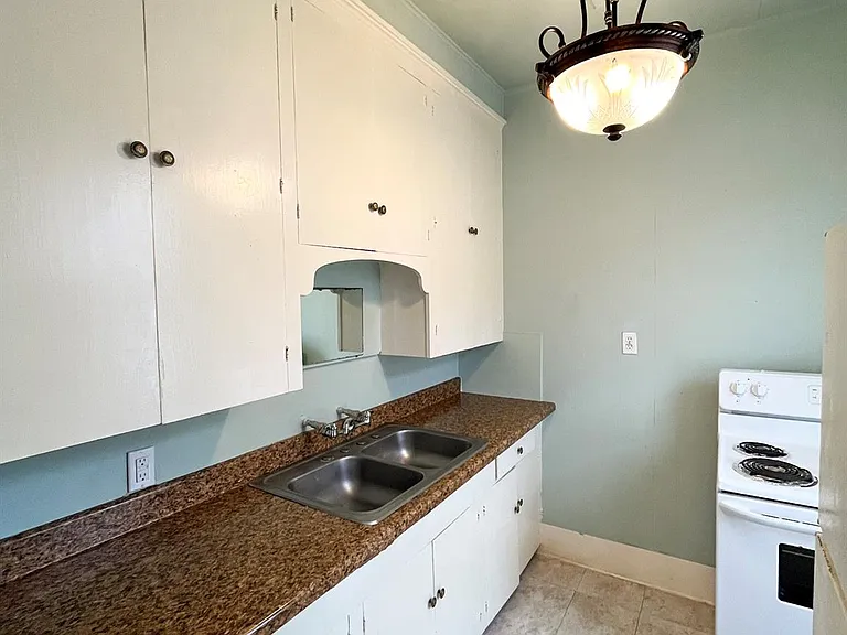 4114 Avenue S 1/2 #A — Photo 4