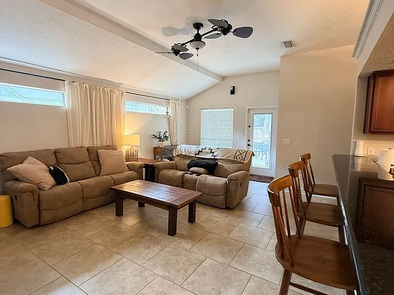 2204 Whits Manor Rd — Photo 3