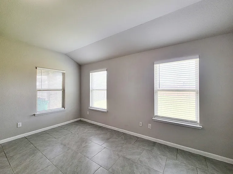 29614 Breakwater Dr — Photo 14