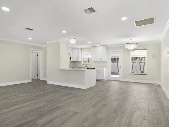 912 SE 8th Court, Deerfield Beach, FL 33441