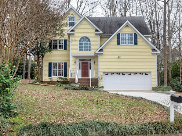 102 Wightman Ct, Cary, NC 27511