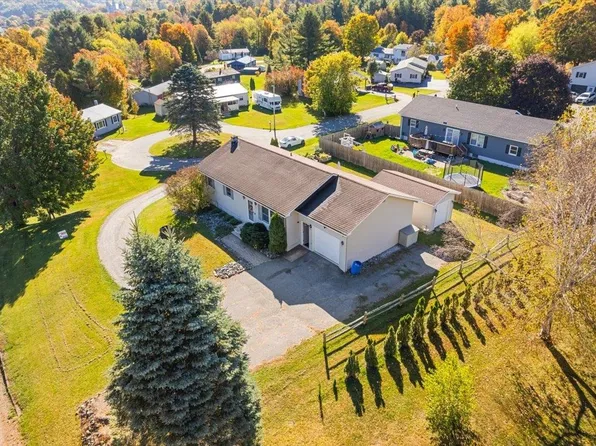 274 Scottsdale Road, Newport City, VT 05855