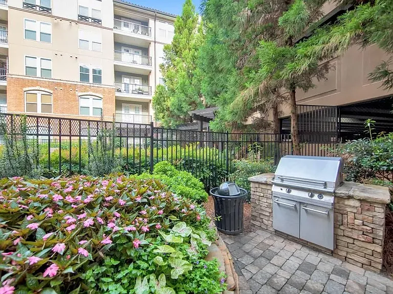 901 Abernathy Rd #1220 — Photo 24