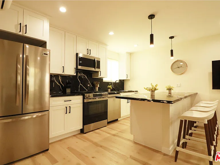 9024 Phyllis Ave #D — Photo 7