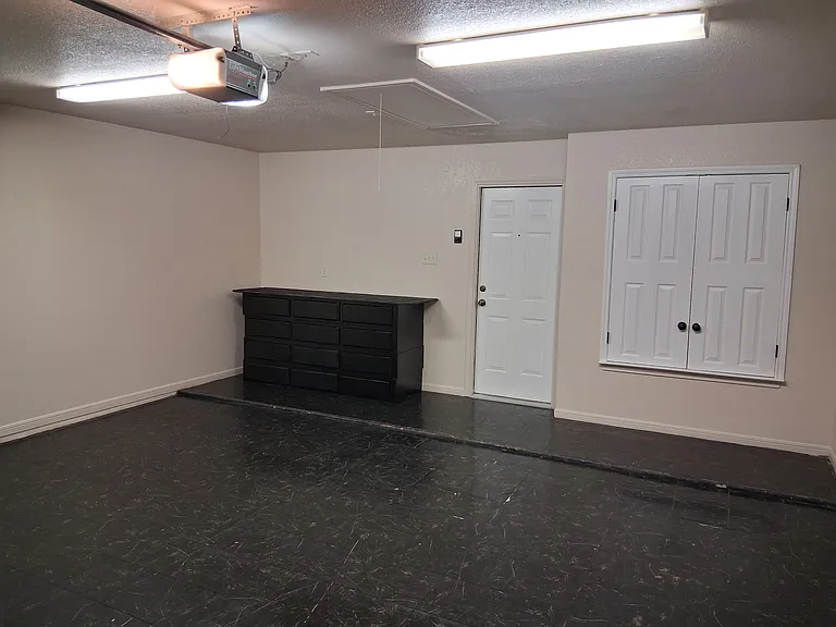 Garage (2)