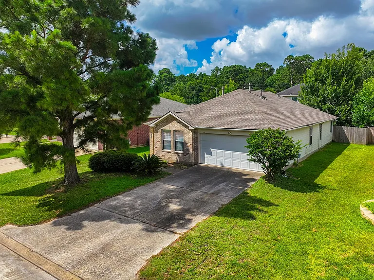 21907 Willow Shade Ln — Photo 3